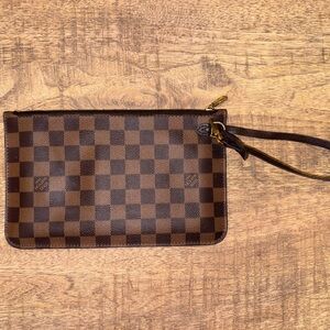 Louis Vuitton Damier Ebene Neverfull Pochette